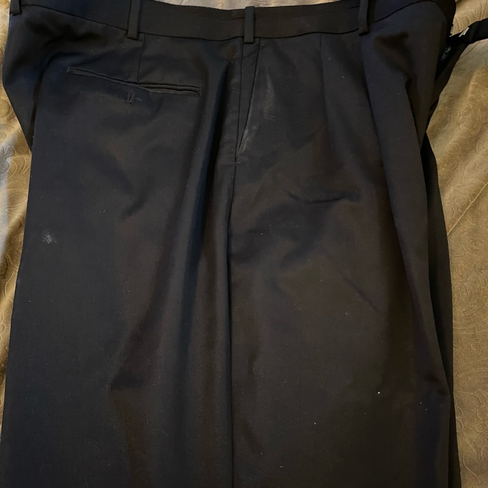 Men’s pleated black Cianni Cellini slacks